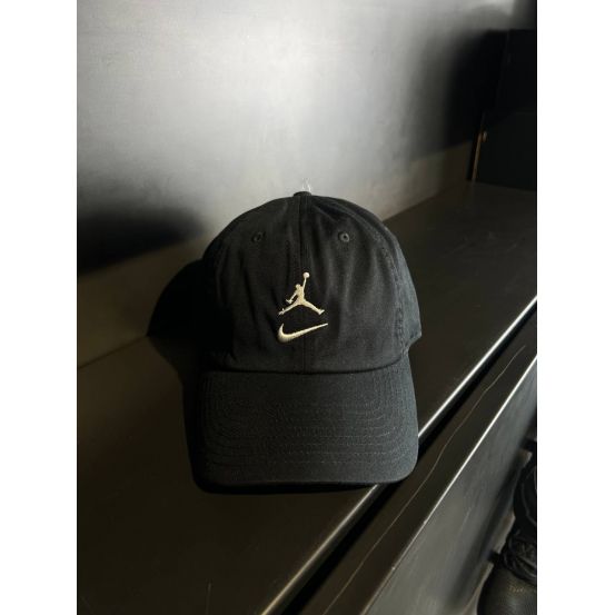 КЕПКА Jordan Stacked Logo Club Strapback Hat КЕПКА Jordan Stacked Logo Club Strapback Hat