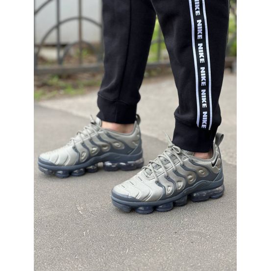 КРОСІВКИ AIR VAPORMAX PLUS 