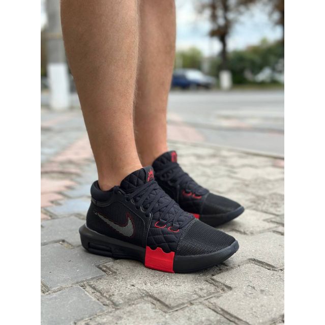 КРОСІВКИ LEBRON WITNESS VIII 