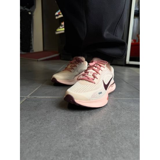 КРОСІВКИ W NIKE JOURNEY RUN КРОСІВКИ W NIKE JOURNEY RUN