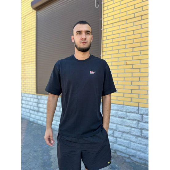 ФУТБОЛКА M J BRND BR SNKR PCH SS CRW ФУТБОЛКА M J BRND BR SNKR PCH SS CRW