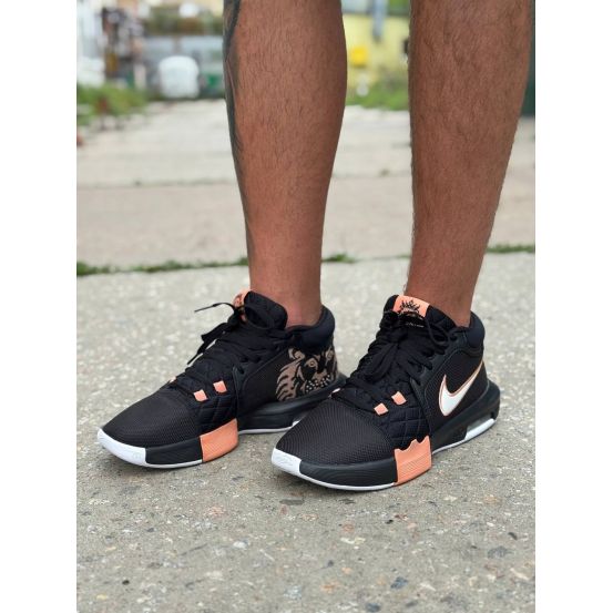 КРОСІВКИ LEBRON WITNESS VIII 
