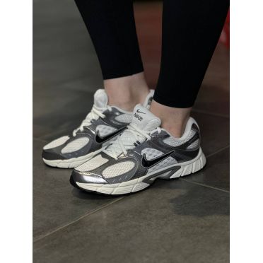 КРОСІВКИ NIKE V5 RNR (GS) 