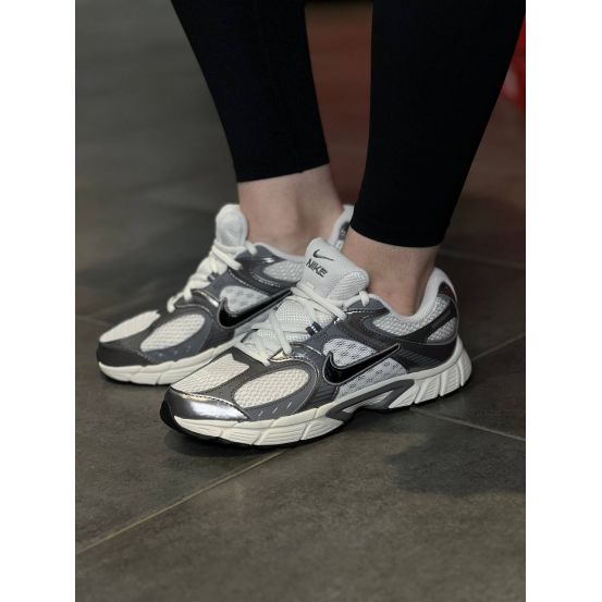 КРОСІВКИ NIKE V5 RNR (GS) КРОСІВКИ NIKE V5 RNR (GS)
