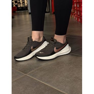 КРОСІВКИ W NIKE REVOLUTION 8 