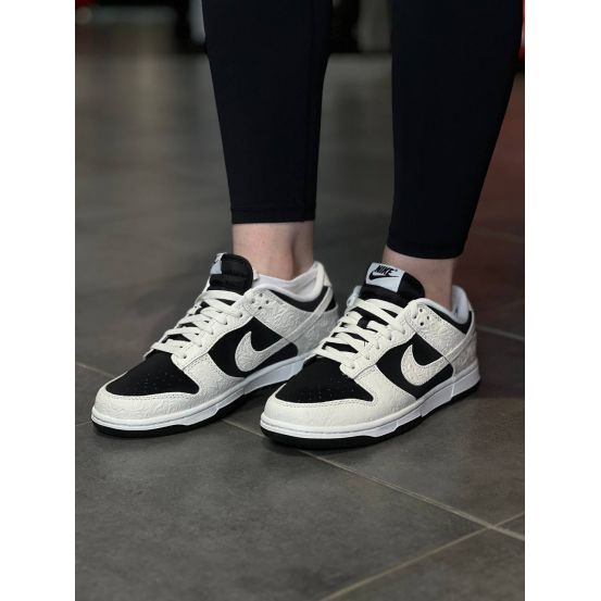 КРОСІВКИ WMNS NIKE DUNK LOW 