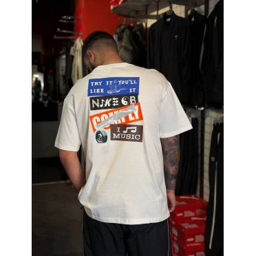 ФУТБОЛКА U NK SB TEE LSE STICKERS 