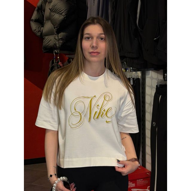 ФУТБОЛКА W NSW SS TEE BOXY SCRIPT 