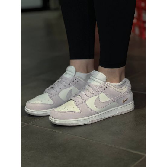 КРОСІВКИ WMNS NIKE DUNK LOW 